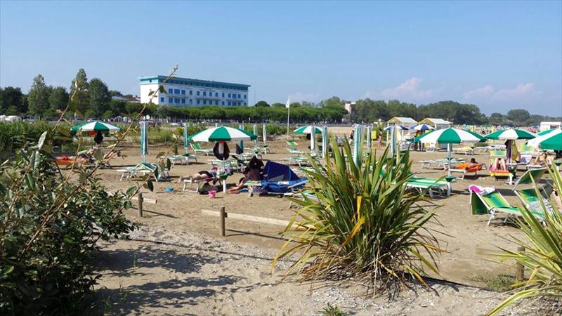 Spiaggia Caorle Bau Beach In Caorle Vacanzeanimaliit