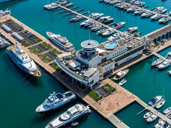 Yacht Club Marina Di Loano