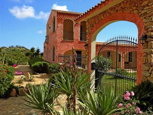 Hotel La Corte Rosada