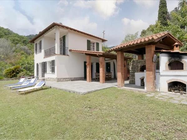 Villa con giardino Sanremo